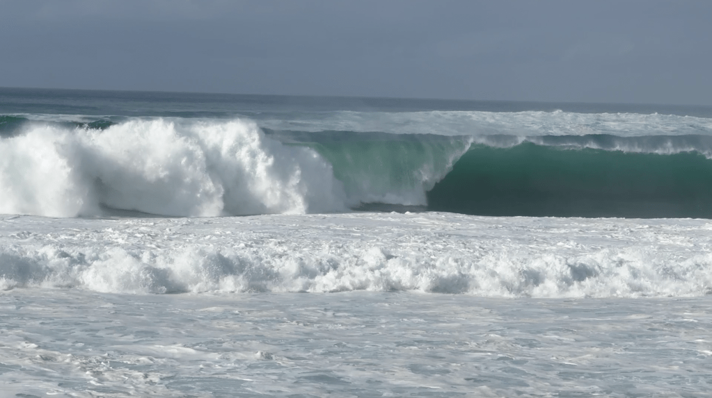 Big waves on the north shore of Oahu